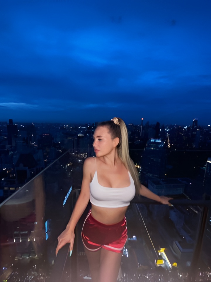 Римма привлекальеная девушка из Оленовки цена от 2500 руб