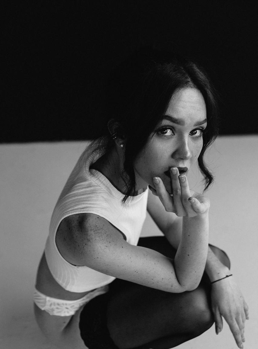 Алиночка привлекальеная девушка из Оленовки цена от 8000 руб