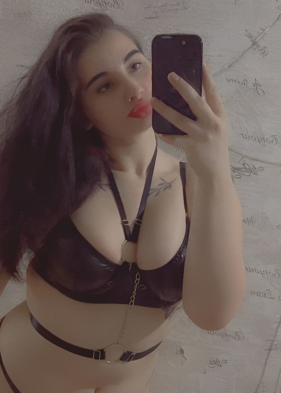 Соня привлекательная девушка из Оленовки цена от 15000 руб